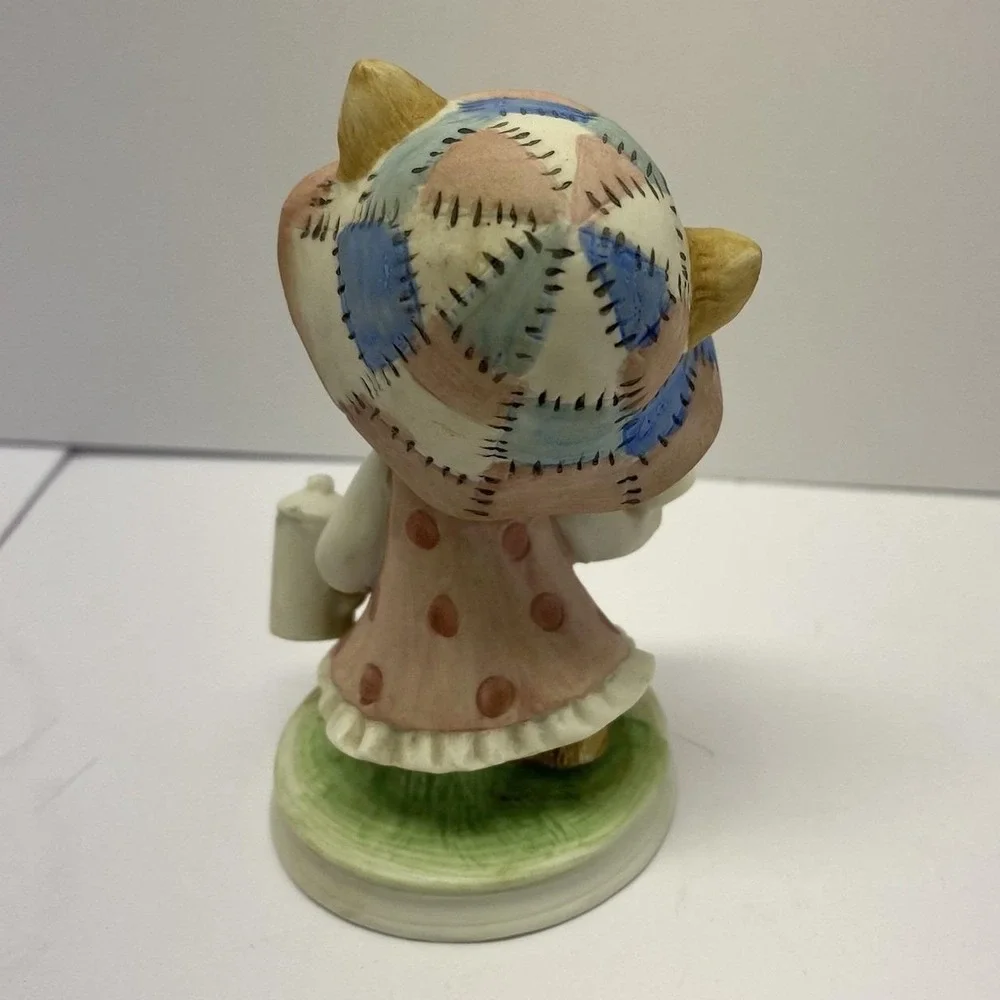 Vintage Lefton China hand Painted  Cat Decorative  Figurine  #324‎
